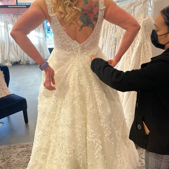 Martina Liana custom wedding dress, style 1325 - Picture 15 of 17